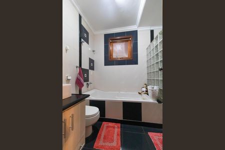 Casa à venda com 120m², 3 quartos e 2 vagas Casa à venda com 120m², 3 quartos e 2 vagasBanheiro