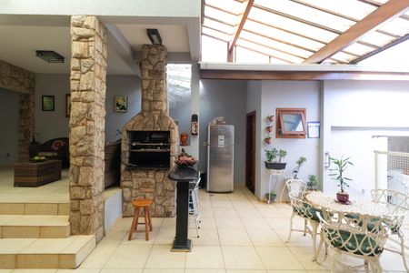 Casa à venda com 120m², 3 quartos e 2 vagas Casa à venda com 120m², 3 quartos e 2 vagasVaranda com Churrasqueira