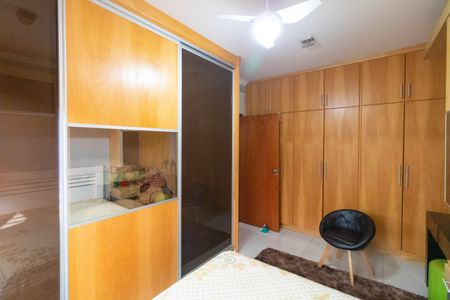 Casa à venda com 120m², 3 quartos e 2 vagas Casa à venda com 120m², 3 quartos e 2 vagasQuarto 02