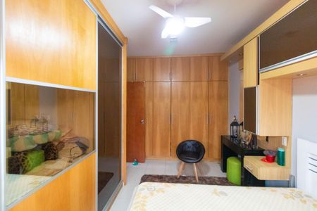 Casa à venda com 120m², 3 quartos e 2 vagas Casa à venda com 120m², 3 quartos e 2 vagasQuarto 02