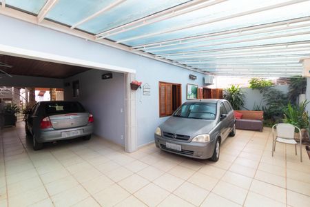 Casa à venda com 120m², 3 quartos e 2 vagas Casa à venda com 120m², 3 quartos e 2 vagasGaragem