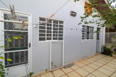 Casa à venda com 120m², 3 quartos e 2 vagas Casa à venda com 120m², 3 quartos e 2 vagasQuintal