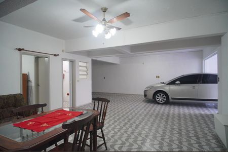 Casa à venda com 200m², 3 quartos e 4 vagasGaragem