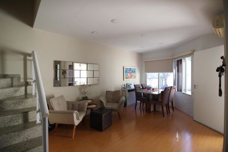 Casa de condomínio à venda com 146m², 4 quartos e 2 vagasSala 1