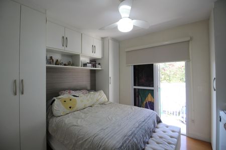 Casa de condomínio à venda com 146m², 4 quartos e 2 vagasSuíte