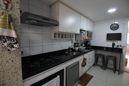 Casa de condomínio à venda com 146m², 4 quartos e 2 vagasCozinha