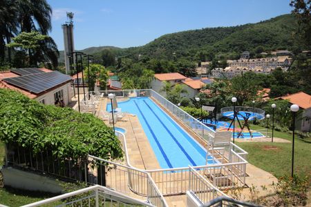 Casa de condomínio à venda com 146m², 4 quartos e 2 vagasPiscina