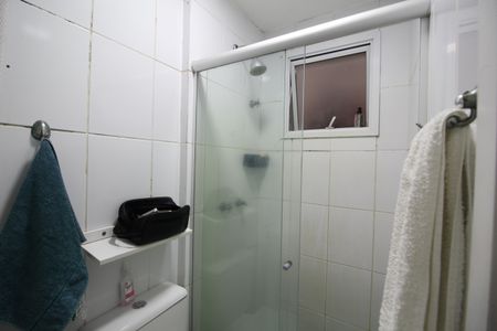 Casa de condomínio à venda com 146m², 4 quartos e 2 vagasBanheiro de Serviço