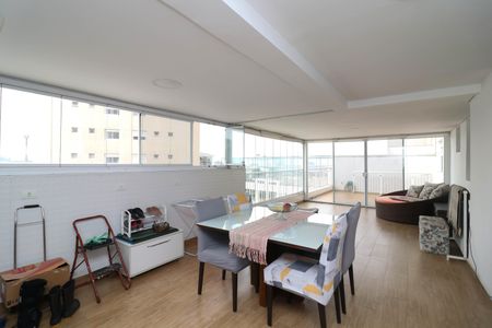 Apartamento à venda com 137m², 2 quartos e 2 vagas Apartamento à venda com 137m², 2 quartos e 2 vagasÁrea gourmet