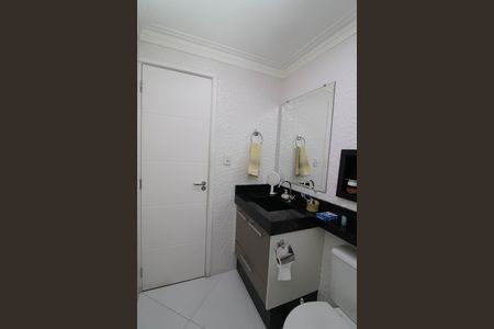 Apartamento à venda com 137m², 2 quartos e 2 vagas Apartamento à venda com 137m², 2 quartos e 2 vagasBanheiro da Suíte
