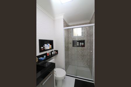 Apartamento à venda com 137m², 2 quartos e 2 vagas Apartamento à venda com 137m², 2 quartos e 2 vagasBanheiro da Suíte