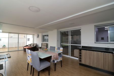 Apartamento à venda com 137m², 2 quartos e 2 vagas Apartamento à venda com 137m², 2 quartos e 2 vagasÁrea gourmet