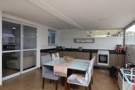 Apartamento à venda com 137m², 2 quartos e 2 vagas Apartamento à venda com 137m², 2 quartos e 2 vagasÁrea gourmet