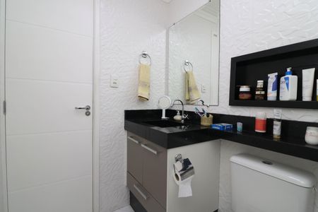 Apartamento à venda com 137m², 2 quartos e 2 vagas Apartamento à venda com 137m², 2 quartos e 2 vagasBanheiro da Suíte