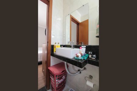 Apartamento à venda com 90m², 2 quartos e 1 vagaBanheiro da Suite