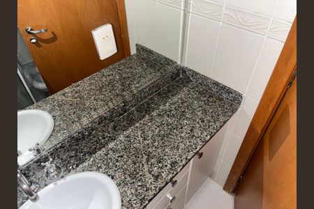 Apartamento à venda com 80m², 3 quartos e 2 vagasBanheiro da Suíte