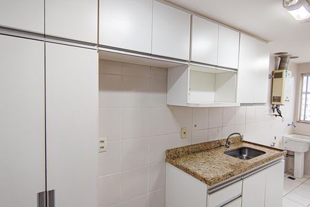 Apartamento para alugar com 185m², 3 quartos e 2 vagas Apartamento para alugar com 185m², 3 quartos e 2 vagasCozinha e Área de Serviço