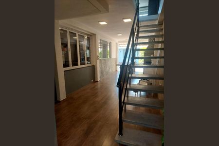 Casa à venda com 226m², 4 quartos e 6 vagas Casa à venda com 226m², 4 quartos e 6 vagasFoto 36
