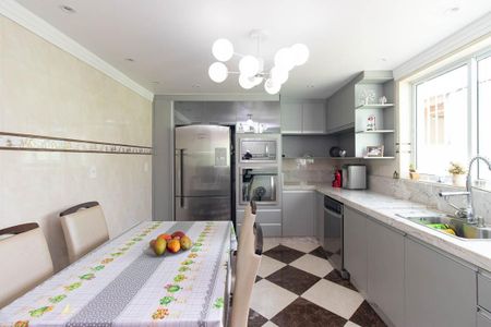 Casa à venda com 152m², 3 quartos e 3 vagas Casa à venda com 152m², 3 quartos e 3 vagasCozinha