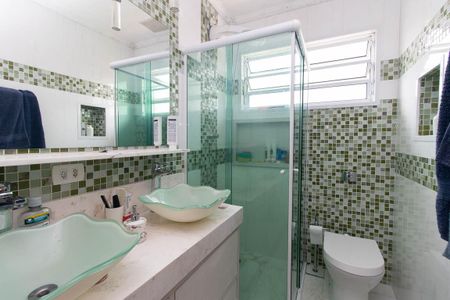 Casa à venda com 152m², 3 quartos e 3 vagas Casa à venda com 152m², 3 quartos e 3 vagasBanheiro Social