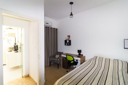 Casa à venda com 180m², 3 quartos e 4 vagasQuarto 2