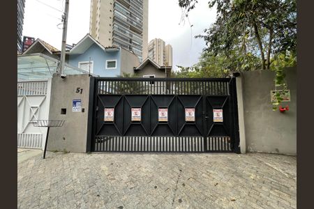 Casa à venda com 95m², 2 quartos e 2 vagas Casa à venda com 95m², 2 quartos e 2 vagasFachada