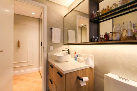 Apartamento à venda com 105m², 2 quartos e 1 vaga Apartamento à venda com 105m², 2 quartos e 1 vagaBanheiro Social