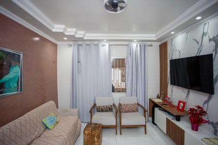 Casa à venda com 215m², 3 quartos e 2 vagasSala 