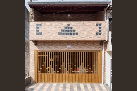 Casa à venda com 215m², 3 quartos e 2 vagasFachada