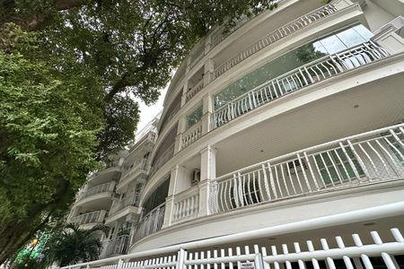 Apartamento à venda com 99m², 3 quartos e 2 vagas Apartamento à venda com 99m², 3 quartos e 2 vagasFachada