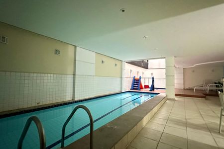 Apartamento à venda com 99m², 3 quartos e 2 vagas Apartamento à venda com 99m², 3 quartos e 2 vagasPiscina