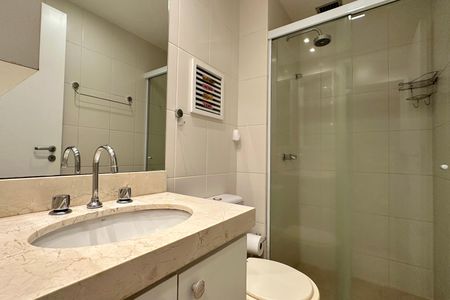 Apartamento à venda com 99m², 3 quartos e 2 vagas Apartamento à venda com 99m², 3 quartos e 2 vagasBanheiro Social