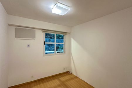 Apartamento à venda com 99m², 3 quartos e 2 vagas Apartamento à venda com 99m², 3 quartos e 2 vagasQuarto 01
