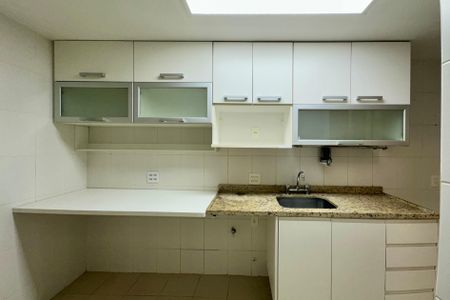 Apartamento à venda com 99m², 3 quartos e 2 vagas Apartamento à venda com 99m², 3 quartos e 2 vagasCozinha