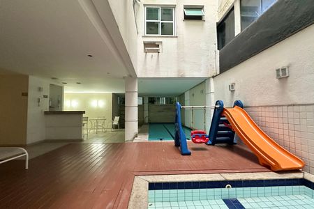 Apartamento à venda com 99m², 3 quartos e 2 vagas Apartamento à venda com 99m², 3 quartos e 2 vagasPiscina