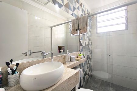 Apartamento à venda com 52m², 2 quartos e 1 vaga Apartamento à venda com 52m², 2 quartos e 1 vagaBanheiro