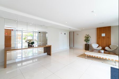 Apartamento à venda com 67m², 2 quartos e 2 vagasHall Social