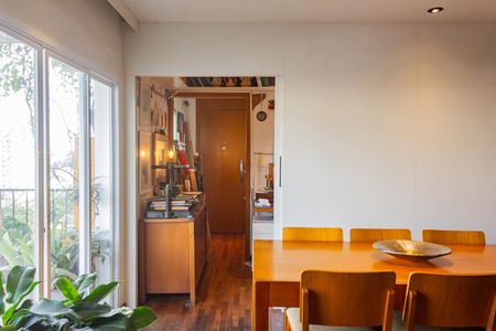 Apartamento à venda com 115m², 3 quartos e 2 vagas Apartamento à venda com 115m², 3 quartos e 2 vagasSala