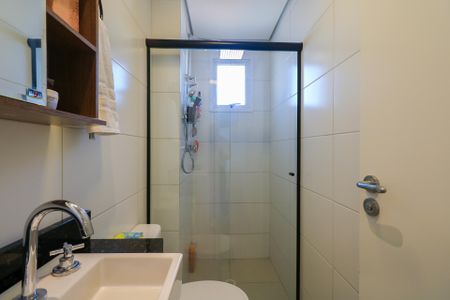 Apartamento à venda com 60m², 2 quartos e 2 vagas Apartamento à venda com 60m², 2 quartos e 2 vagasBanheiro da Suíte