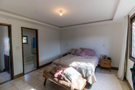 Casa à venda com 287m², 4 quartos e 3 vagas Casa à venda com 287m², 4 quartos e 3 vagasSuíte