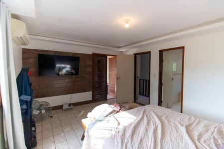 Casa à venda com 287m², 4 quartos e 3 vagas Casa à venda com 287m², 4 quartos e 3 vagasSuíte