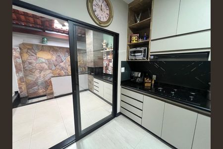 Casa para alugar com 310m², 4 quartos e 4 vagas