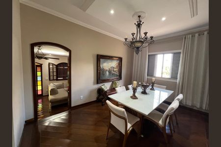 Casa para alugar com 310m², 4 quartos e 4 vagas