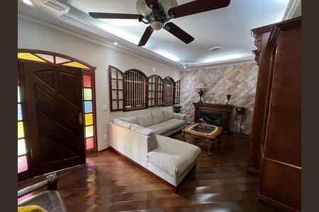 Casa para alugar com 310m², 4 quartos e 4 vagas