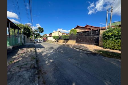 Casa para alugar com 310m², 4 quartos e 4 vagas