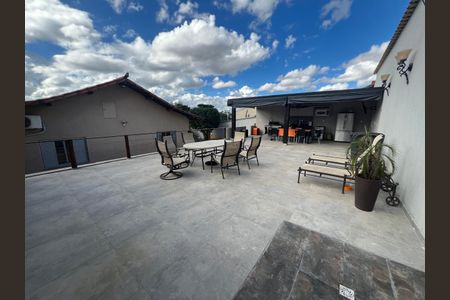 Casa para alugar com 310m², 4 quartos e 4 vagas