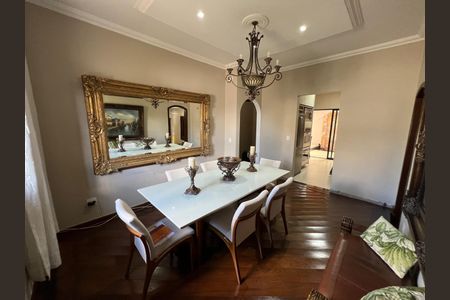 Casa para alugar com 310m², 4 quartos e 4 vagas