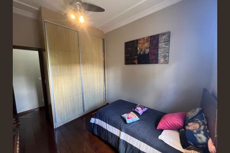 Casa para alugar com 310m², 4 quartos e 4 vagas