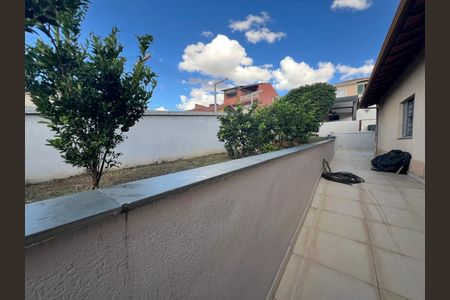 Casa para alugar com 310m², 4 quartos e 4 vagas