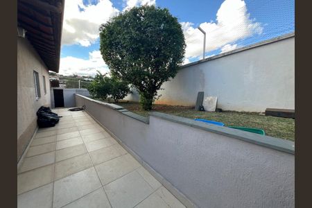 Casa para alugar com 310m², 4 quartos e 4 vagas